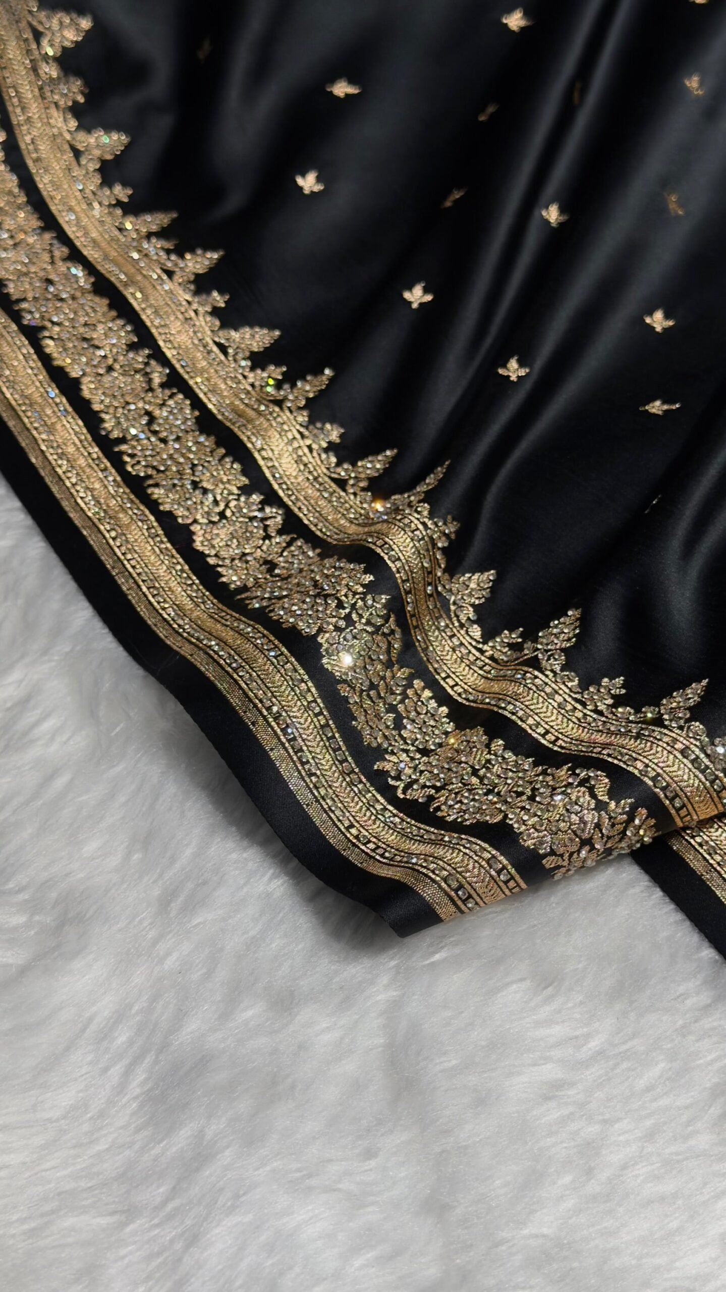 Black Saree: A Perfect Blend of Elegance, Style, and Modern Glamour - Image 4