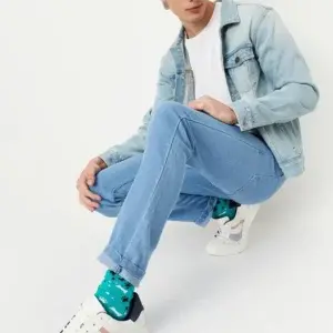 Pacific Blue – Slim Tapered Light Wash Jeans