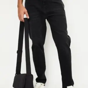 Equity Noir – Premium Faded Black Straight Jean