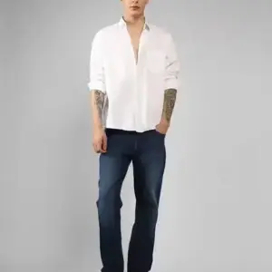 Classic White Relaxed-Collar Cotton Shirt — Effortless Style for Every Occasion