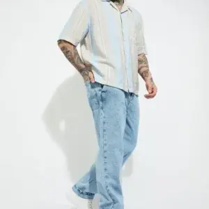 Skyline Light Blue Relaxed Fit Denim – US Street & Finance Edition