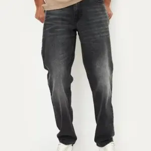 Urban Fade – Charcoal Black Relaxed-Fit Jean